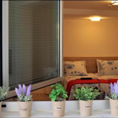 Red Cozy Stay Lemesos Exteriér fotografie