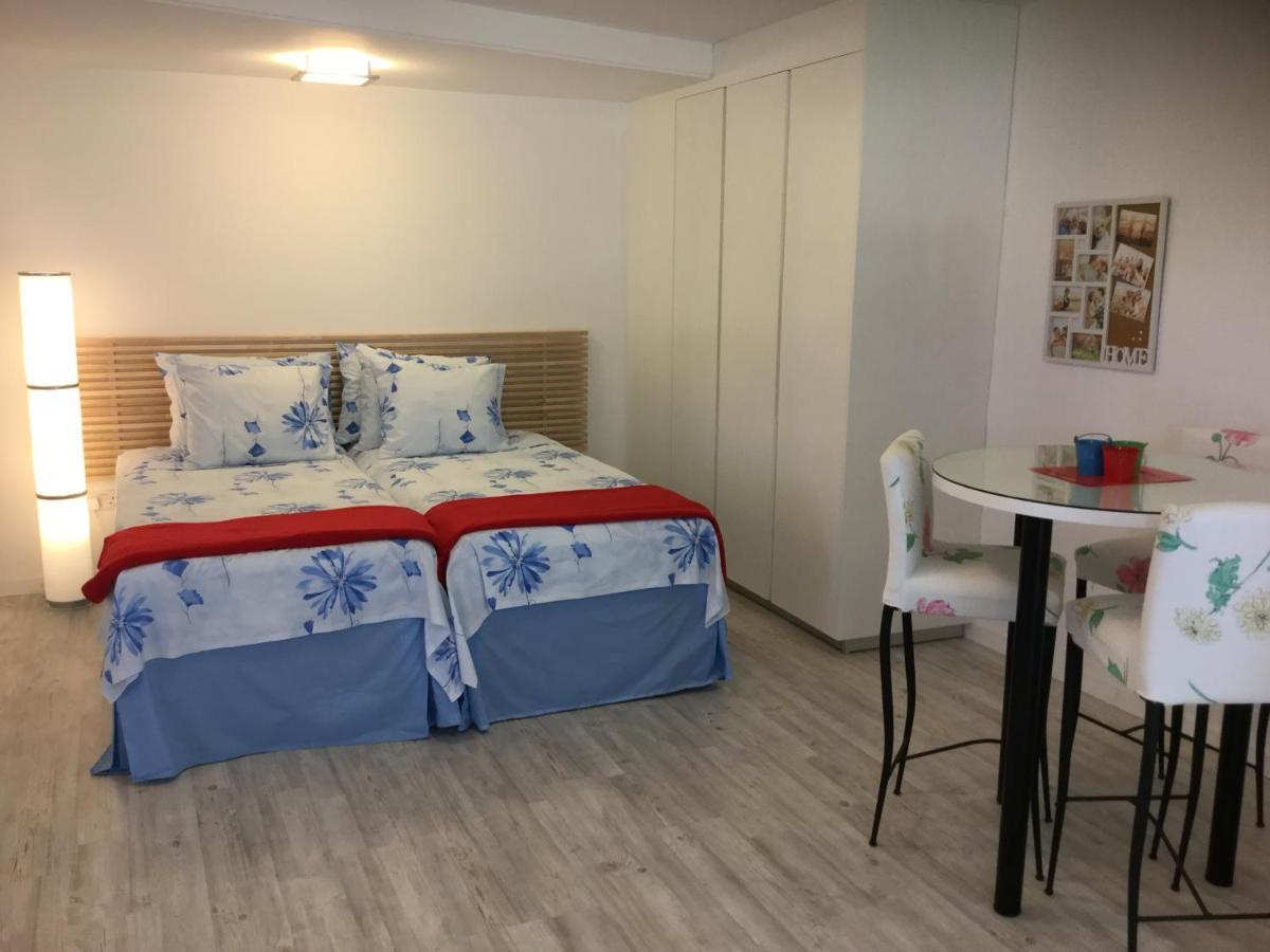 Red Cozy Stay Lemesos Exteriér fotografie