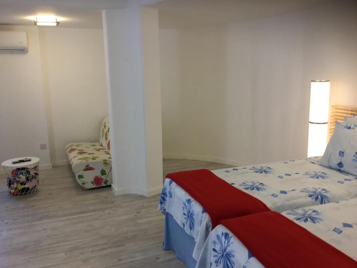 Red Cozy Stay Lemesos Exteriér fotografie